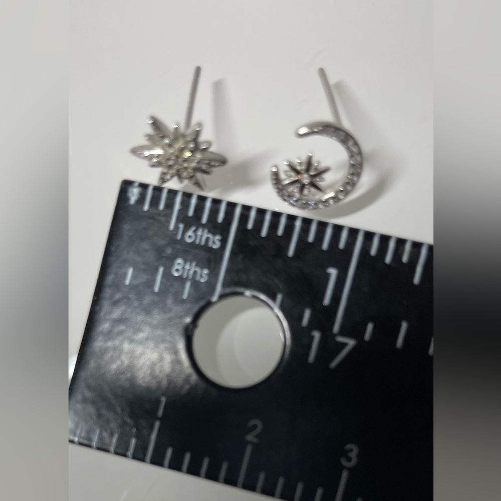 Day and Night  Stud Earrings Asymmetric - Picture 10 of 10